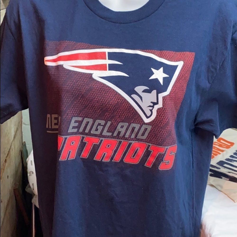 New England Patriots Small Tee like new